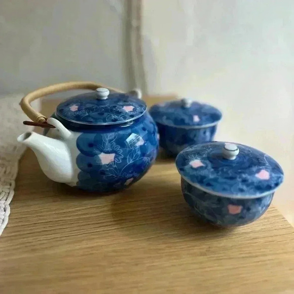 Japanese Tea Set with 2 tea cups & teapot blue floral ceramic porcelain - Picture 9 of 9